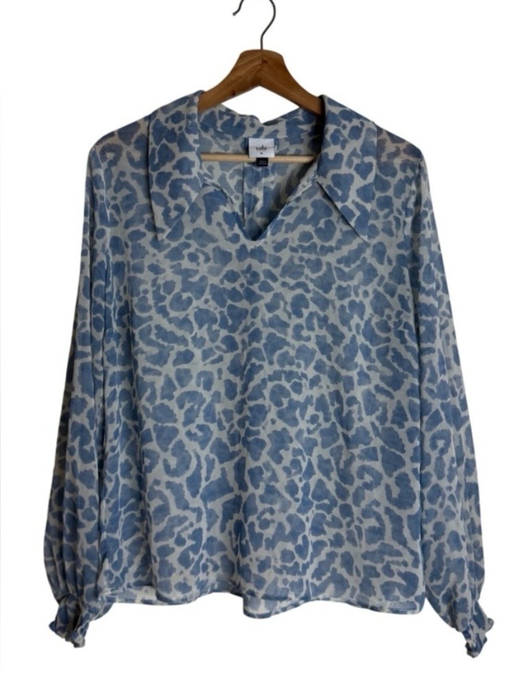 Cabi Top Women's Flutter Blouse sheer Blue Leopard Print Size M Style # 6297